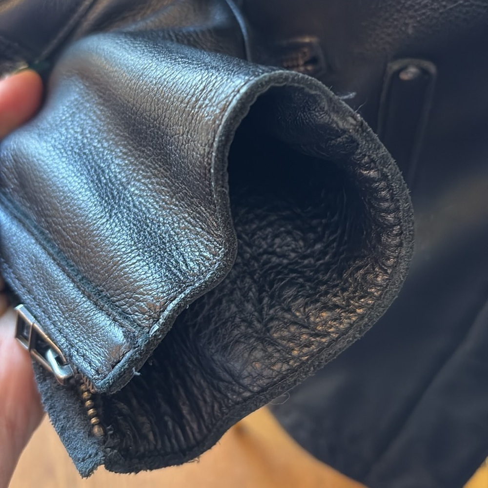 Vintage Black pebble leather insulated Danier biker jacket - Picture 15 of 17